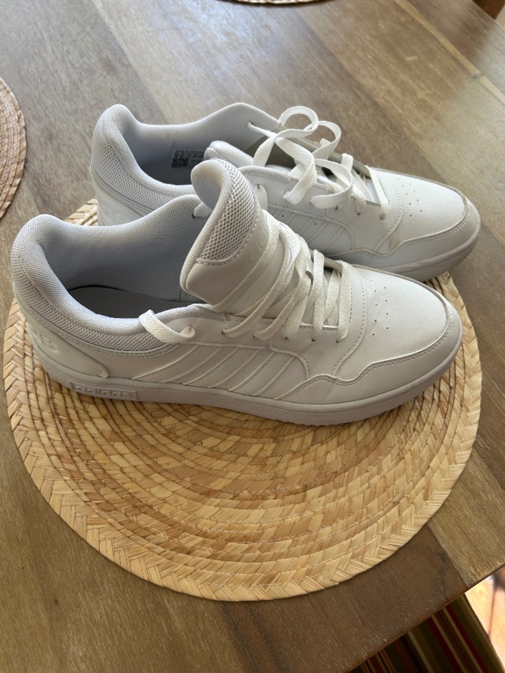 ADDIDAS ALL WHITE TENNIS SHOES - SIZE 10